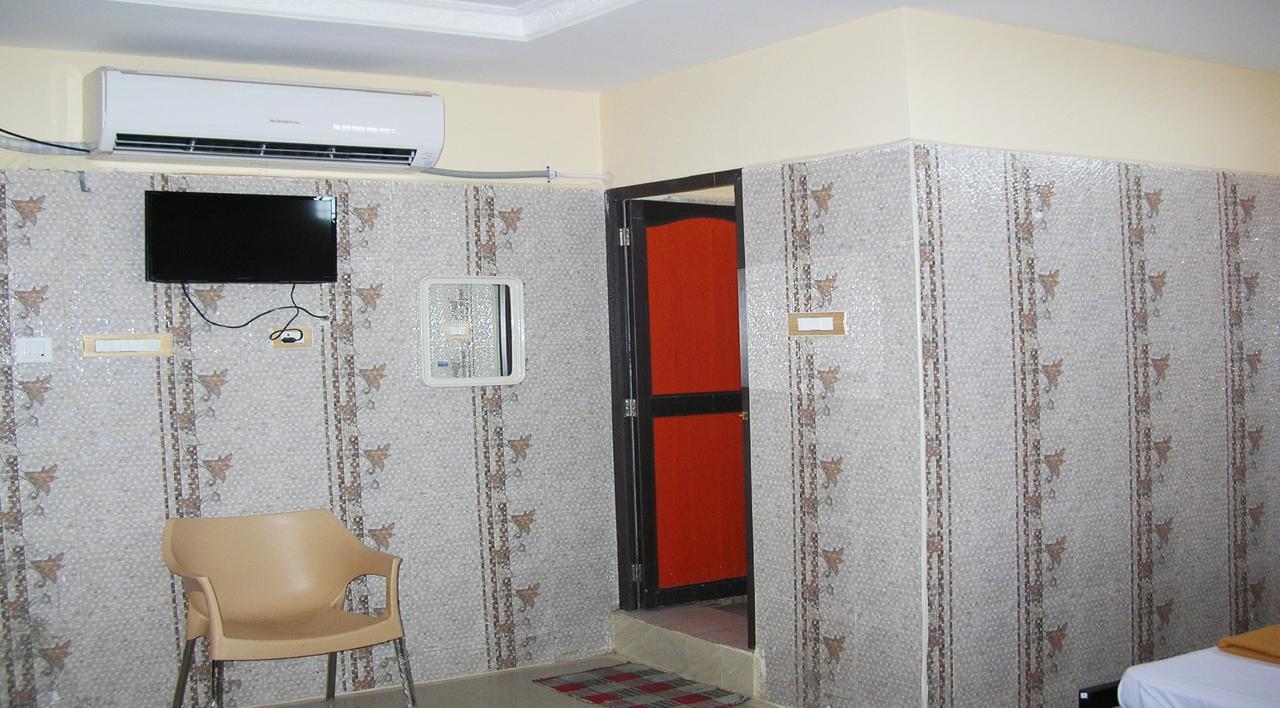 Sbs Residency Tirupati Hotel Renigunta Cameră foto