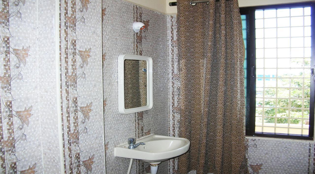 Sbs Residency Tirupati Hotel Renigunta Cameră foto