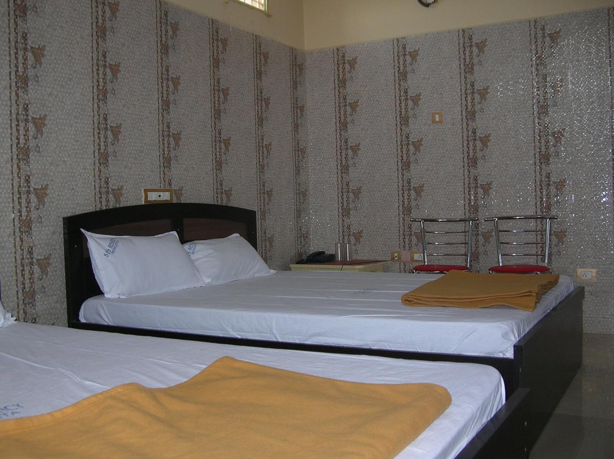Sbs Residency Tirupati Hotel Renigunta Cameră foto